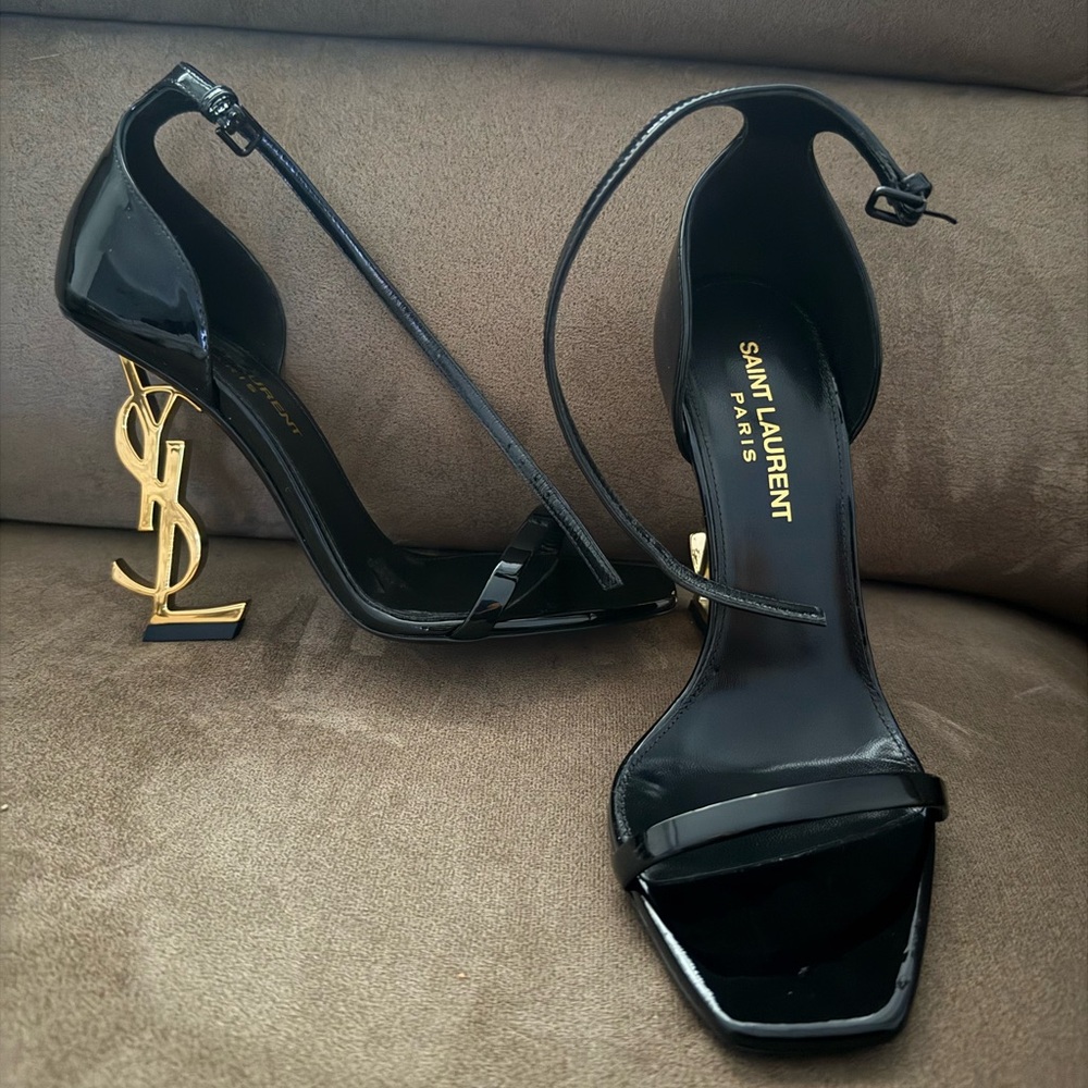 Saint Laurent black heels with YSL logo heel